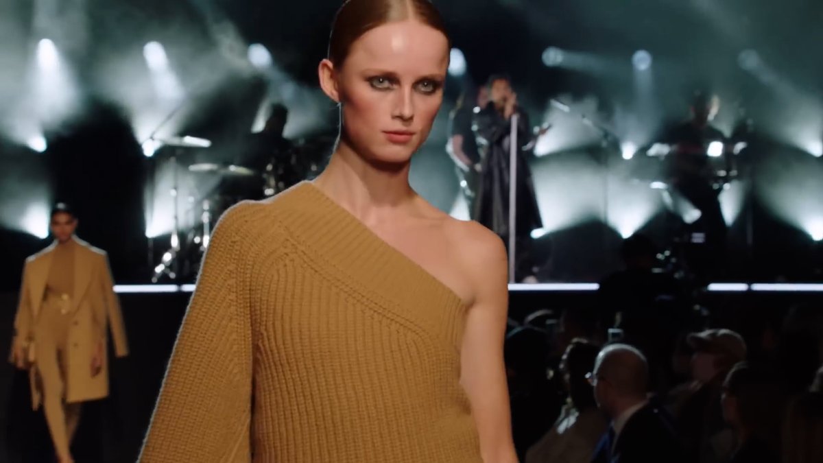 tooStylishShows's tweet image. MICHAEL KORS Fall/Winter 2022 New York Fashion Week NYFW

#michaelkors #newyorkfashionweek #fallwinter #fashion #fashionweek

Watch full show here: youtu.be/u2z5S8ilKm4