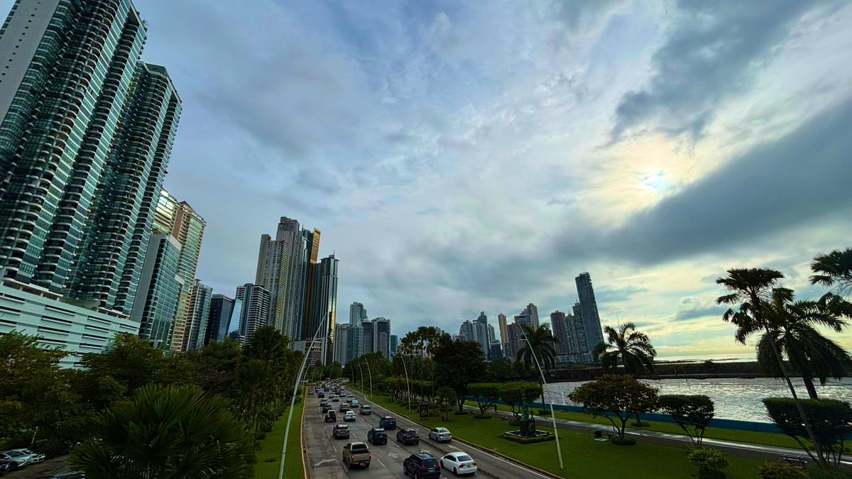 Capt_Bee's tweet image. 雨季終盤で毎日雨／曇りのパナマ🇵🇦朝ラン8km、649km/2025。今朝も曇りだけど気もちぃ汗を仕事前に流す。あと2日。
#朝ラン #パナマシティ