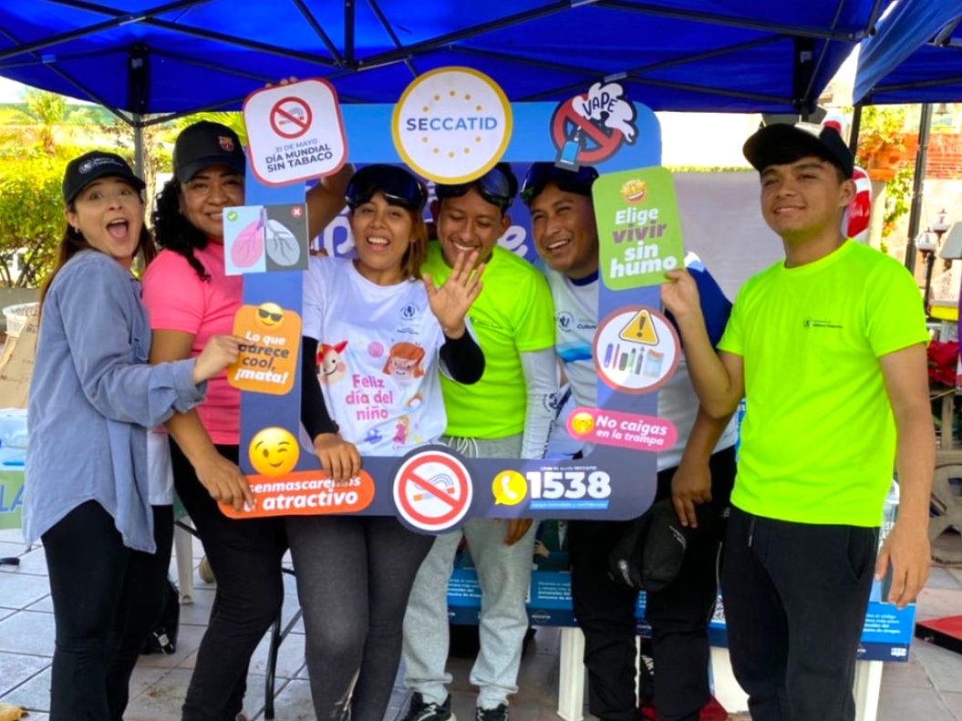 ConjuveGuate's tweet image. En el parque central de #Guastatoya se llevó a cabo la actividad “Volvamos al Parque”, impulsada por @SECCATID. Más de 50 jóvenes del Instituto Técnico Industrial de #ElProgreso recibieron información sobre prevención del consumo de drogas y promoción de vidas saludables. 🚭🏃‍♂️🏃‍♀️