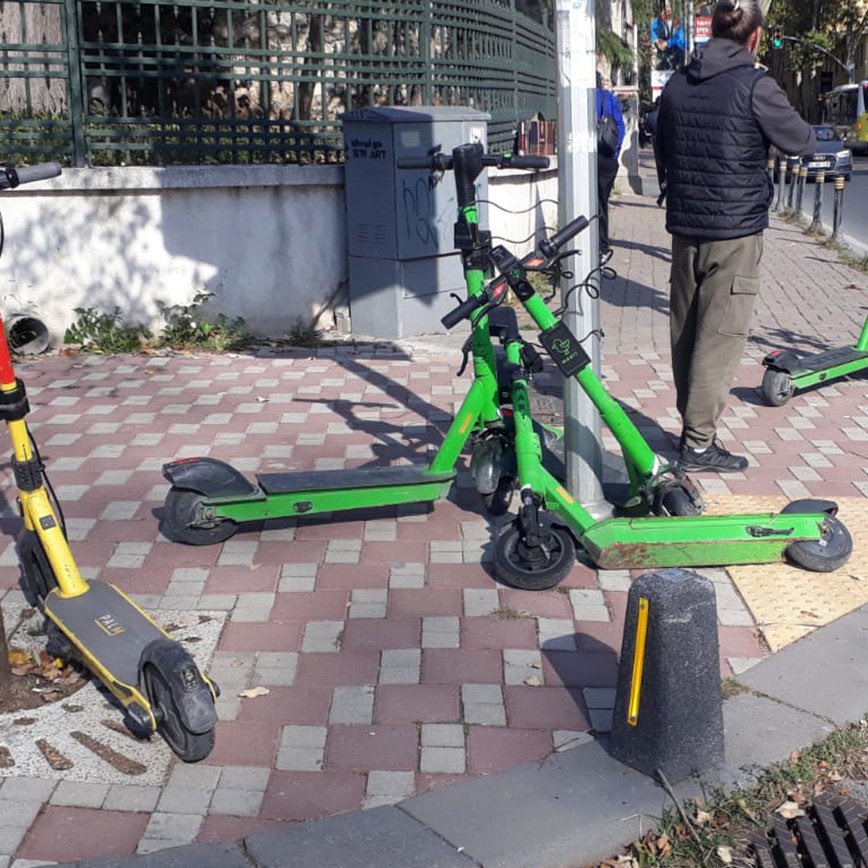 #Ankara'da elektrikli scooter sayısının %225 arttırılması, UKOME tarafından kabul edildi.

▪️Firmalara toplam 7 bin 585 elektrikli scooter için oy birliği ile kullanım izni verildi.

▪️Şu andaki sayı 2 bin 332.