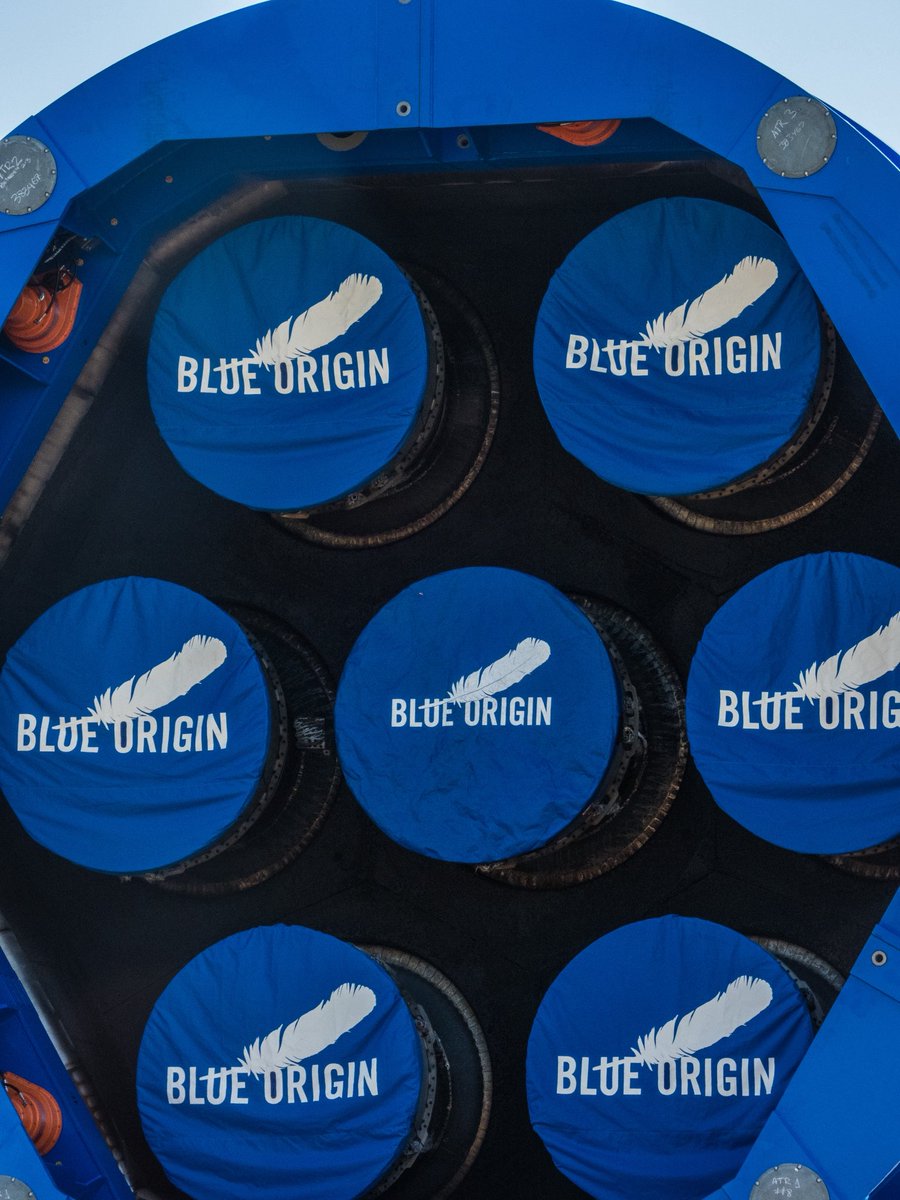 Astronaut_87's tweet image. When your rocket’s back end has more personality than most people.

📸 Me @WeAreSpaceScout 

#NewGlenn #BlueOrigin @JeffBezos