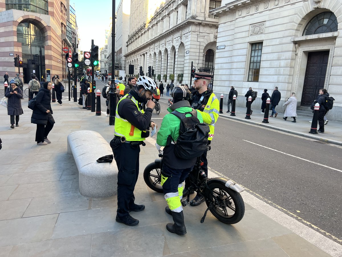 benjmurf's tweet image. Pleased to join @CityPolice&apos;s Road Safety event at Bank Junction this morning, to see first-hand how teams are addressing unlawful behaviour by riders and drivers, while providing educational outreach.
benjaminmurphy.uk/2025/11/20/cit…