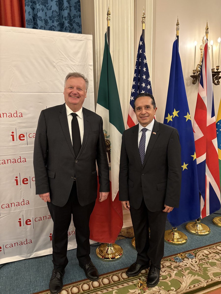 Met with the Mexican ambassador today! He wants to thank Canadians for increasing the tourism in Mexico.

He said because of Canadians tourism in Mexico is up 11%!