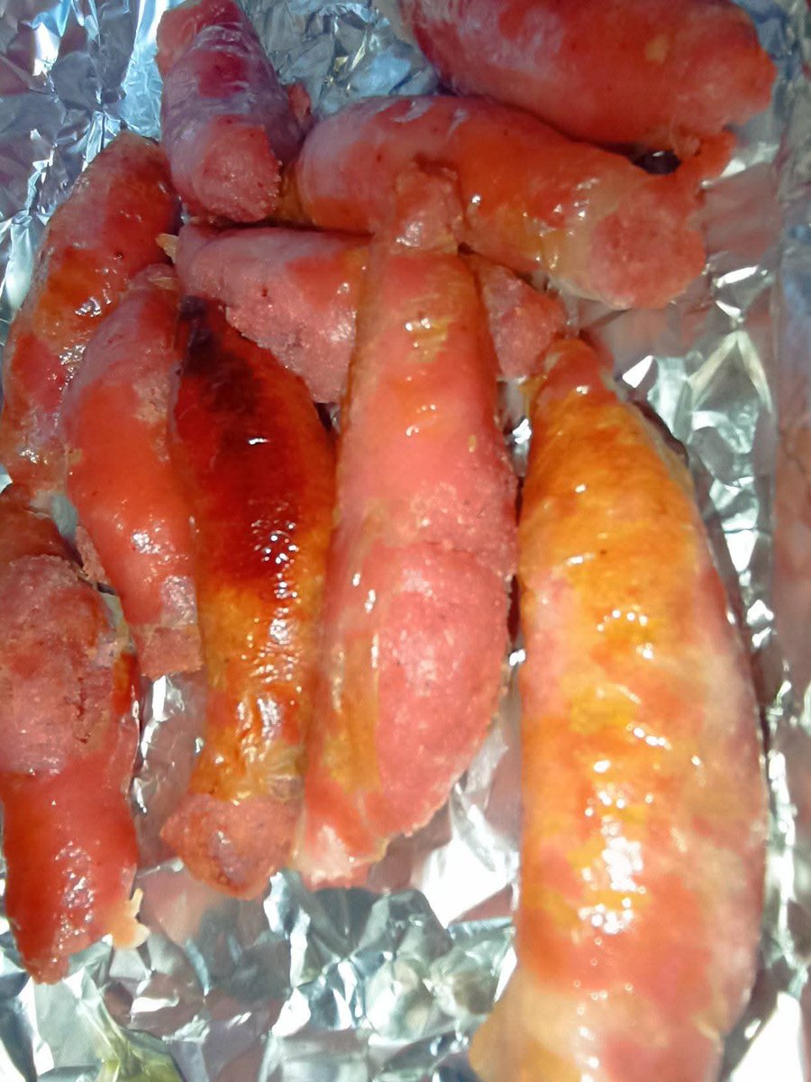 254_icon's tweet image. Nilibuy Sausages zinajiita Family Choice sausages na hii ndio results ukipika. Never again