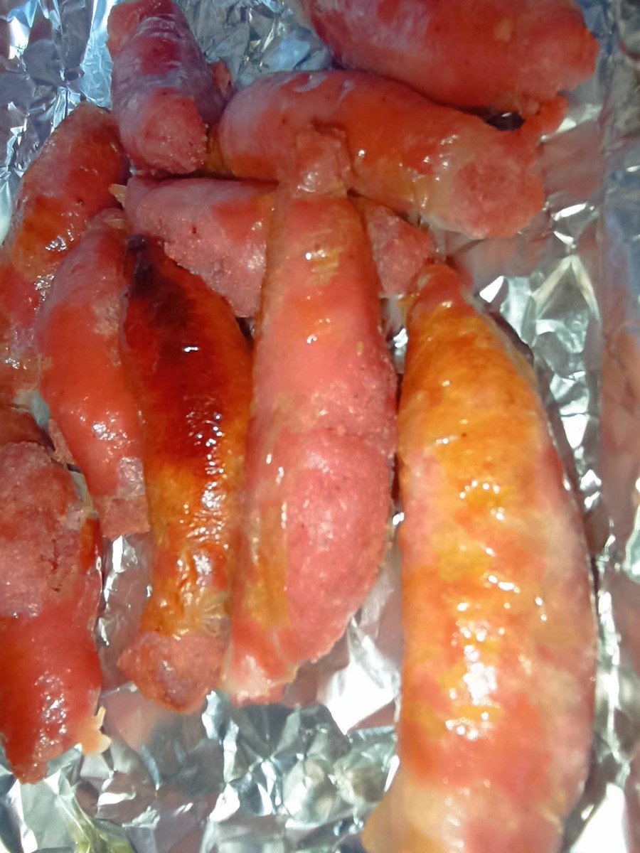 254_icon's tweet image. Nilibuy Sausages zinajiita Family Choice sausages na hii ndio results ukipika. Never again