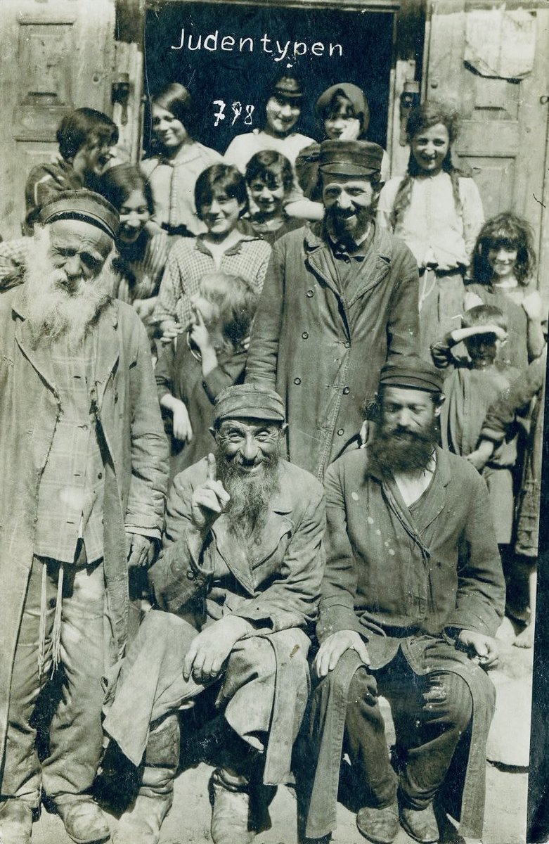 jewishhistoryst's tweet image. A photograph of a group of Jews, women, and children, all smiling towards the camera, from the Pale of Settlement, in the Belarus region. Early 1900s.