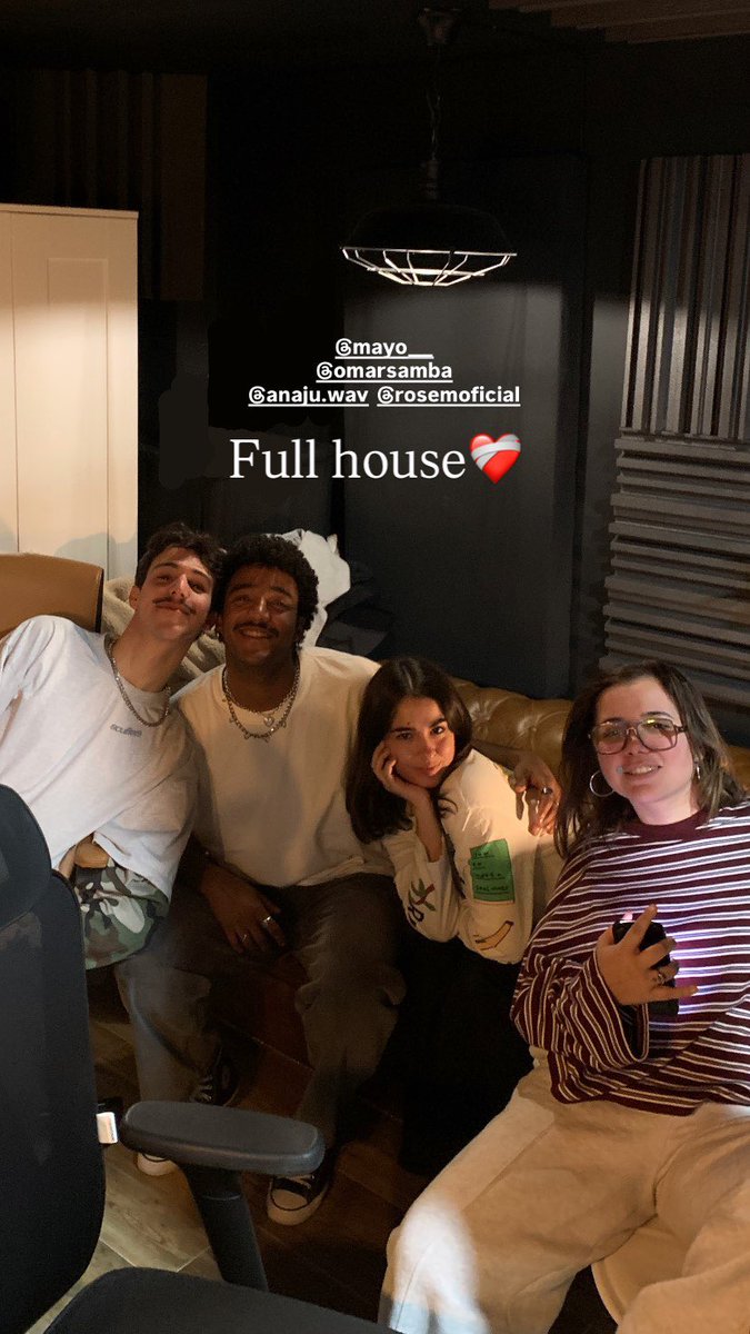 📸|| MAYO aparece en una nueva foto.

ⓒ itsmikewit