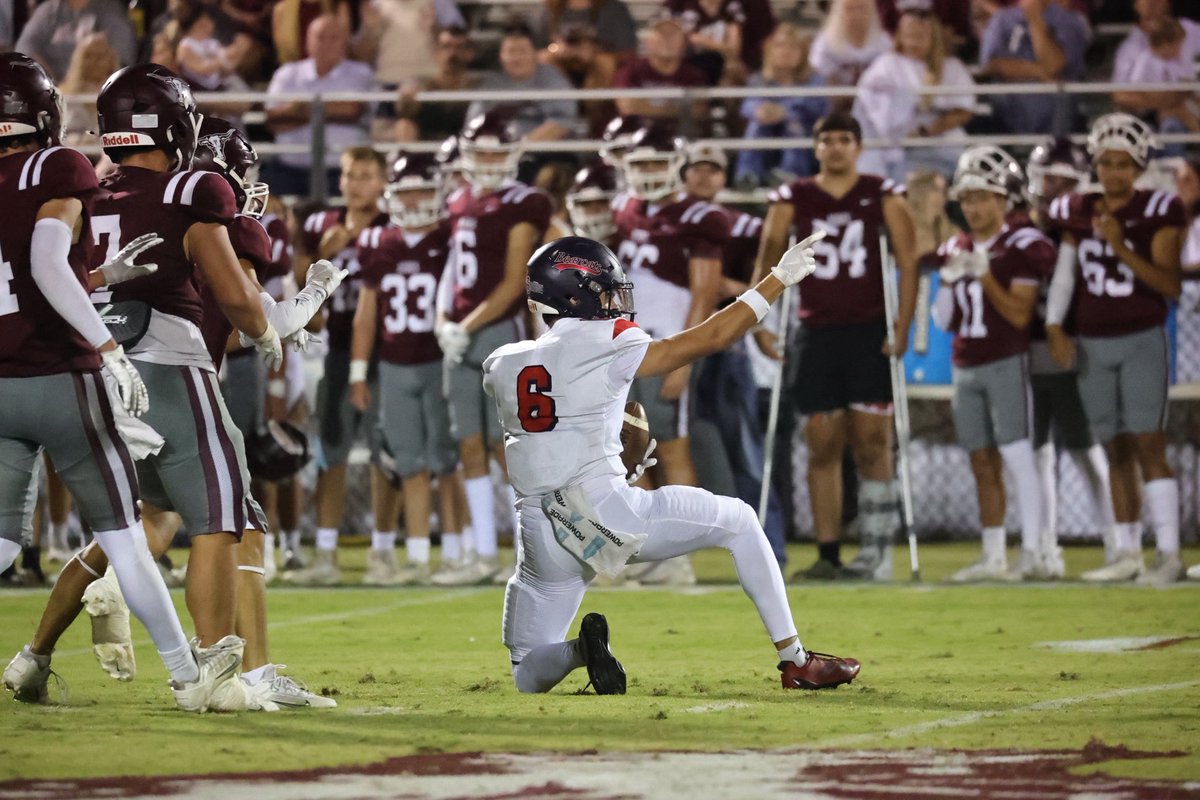 Career Stats (2 year starter)

83 Rec- 1200 Yards- 15 TDs
425 Return Yards- 2 TDs
7 carries- 100 Yards- 1 TD
18 Total TDs
1700 All Purpose Yards

hudl.com/v/2TE205