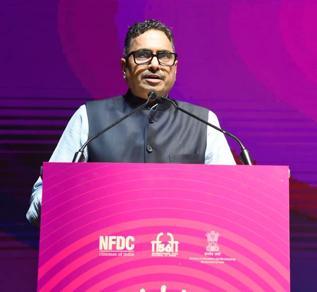 PIBImphal's tweet image. WAVES Film Bazaar Sets Sail in Goa with a Celebratory Inaugural Gathering

The market brings together 300 film projects and delegations from over seven countries

#IFFI #IFFI2025

More :pib.gov.in/PressReleasePa…