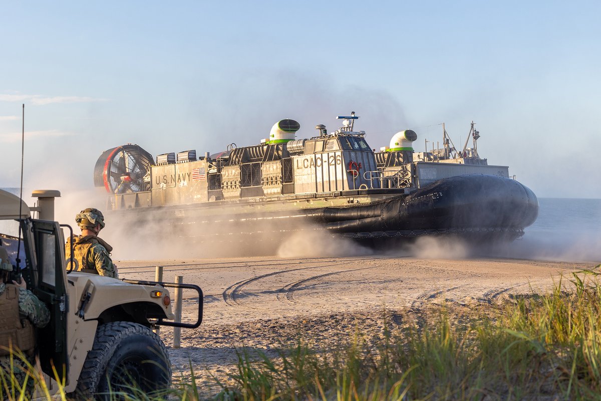 MARFORSOUTH's tweet image. During UNITAS 2025 at Onslow Beach, @camp_lejeune, Sept. 25, Marines with @4th_MarDiv execute a combined amphibious landing with multinational partners.