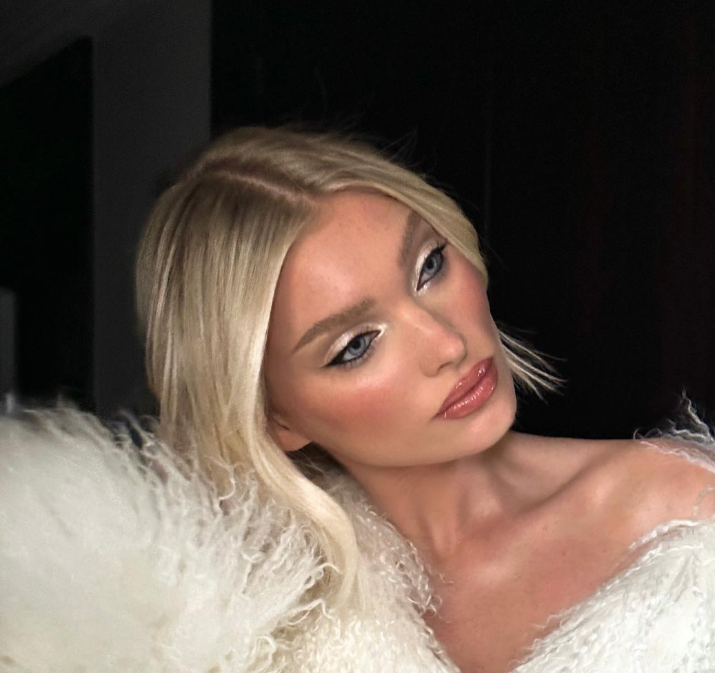 one of the most beautiful makeup looks I’ve ever seen on model Elsa Hosk