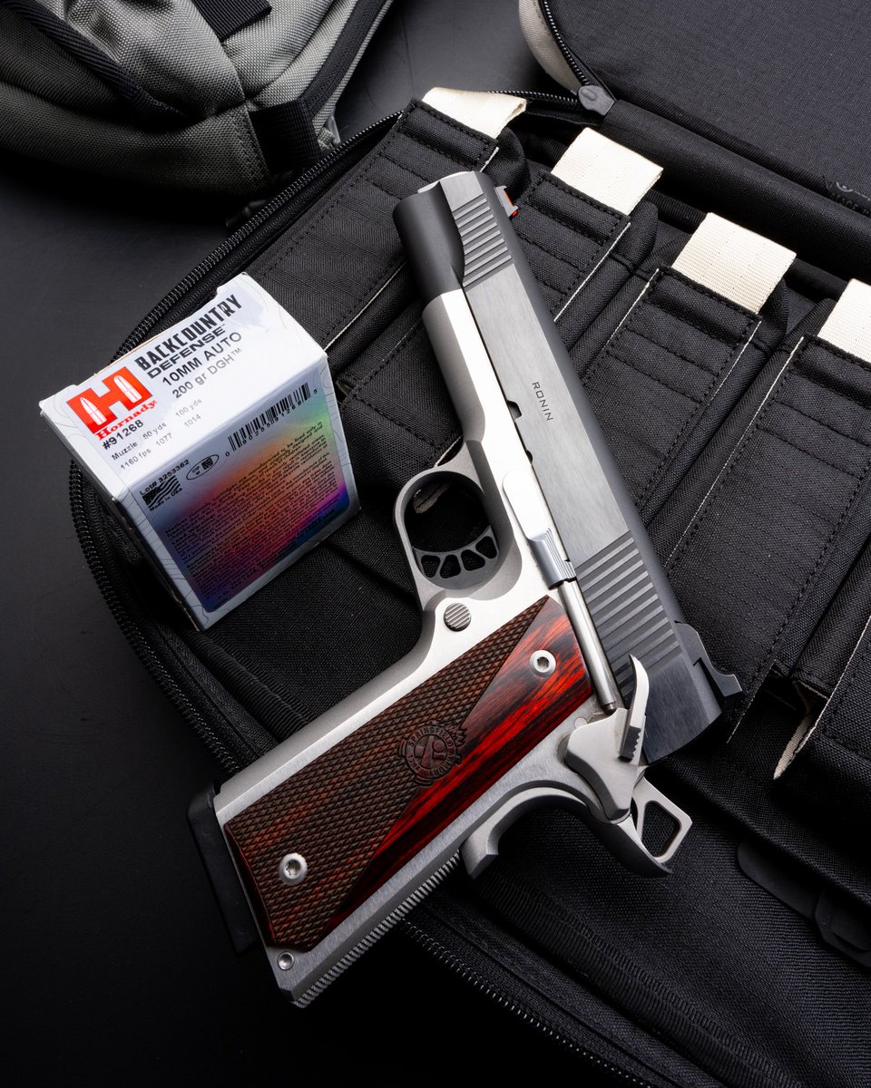 Springfield_Inc's tweet image. The Ronin features a striking two-tone finish: a forged carbon-steel slide with deep, rich hot-salt bluing that beautifully contrasts the polished stainless forged frame beneath it.