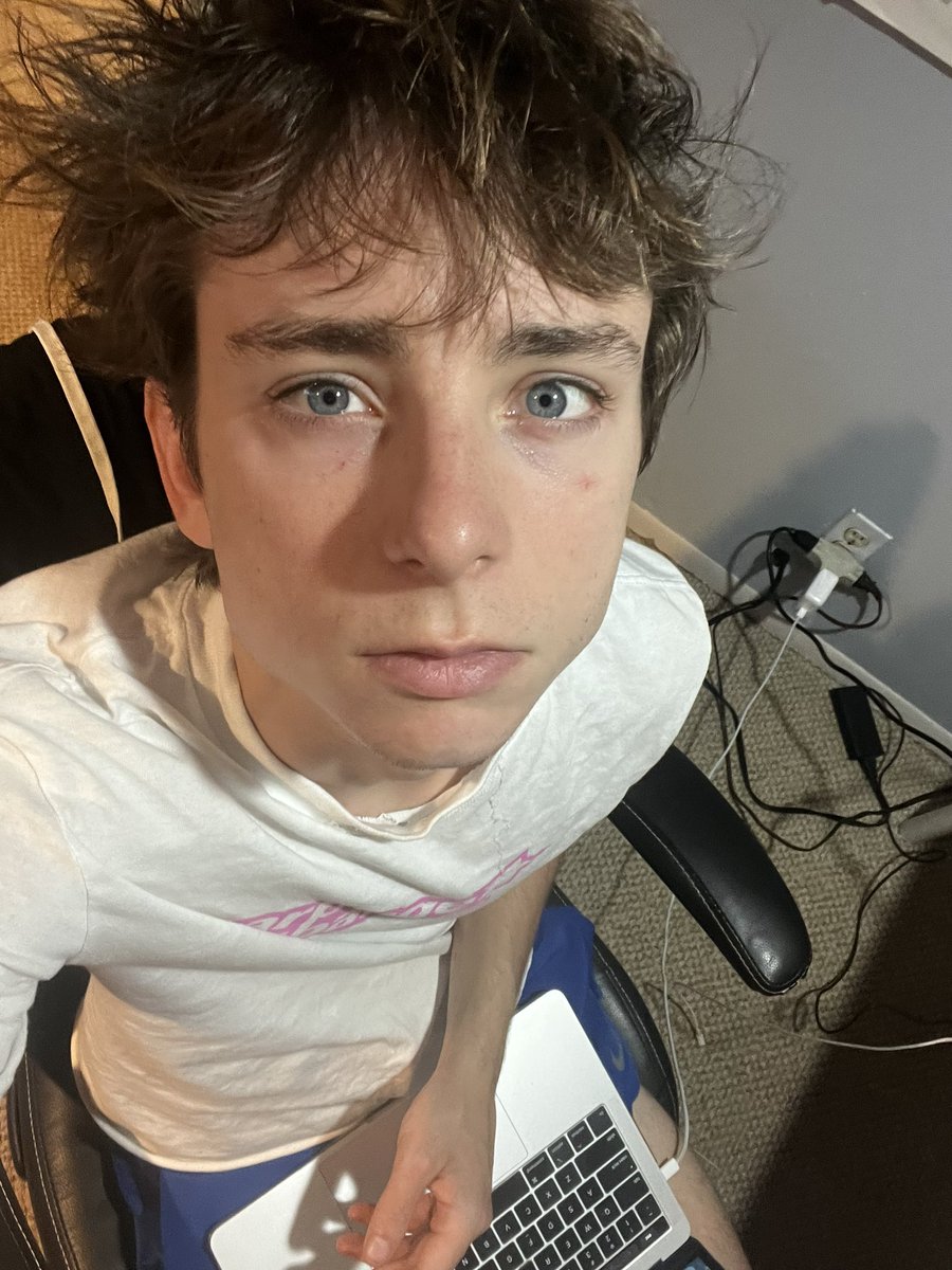 virtueofnovelty's tweet image. spongebob big guy pants okay