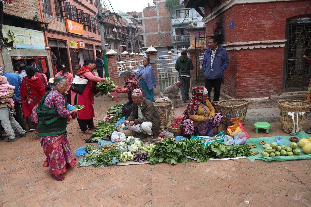 DhakalSaurav's tweet image. खाेकना काे हाट 
र 
काठमाडाै काे भिडियाे काे चमत्कार कुन मन पर्याे ? चमेली । #OpenSpace