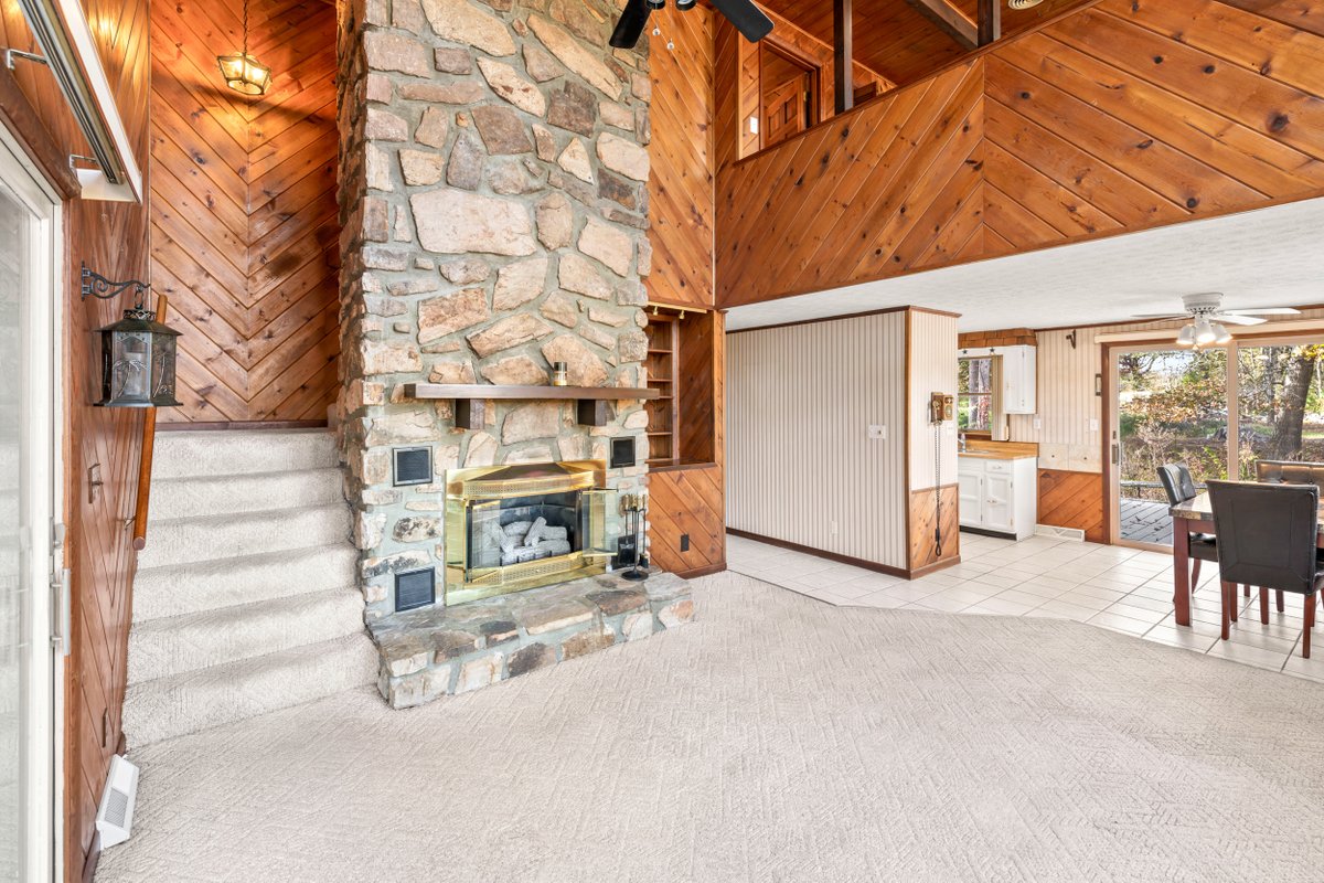 RyanColemanCEO's tweet image. 🏡 NEW PRICE!
📍725 Highway 25-32, White Pine, TN 37890
🛏 𝟑 𝐁𝐞𝐝 | 🛁 𝟐 𝐁𝐚𝐭𝐡 | 📏 𝟏,𝟓𝟕𝟐 𝐒𝐪 𝐅𝐭 | 🌳 𝟒.𝟓 𝐀𝐜𝐫𝐞𝐬
💰 $399,950

📸 ryancoleman.org/725-highway-25…
📲 Call 865-693-SOLD

#WhitePineTN #KnoxvilleHomes #RusticCharm #HometownRealty