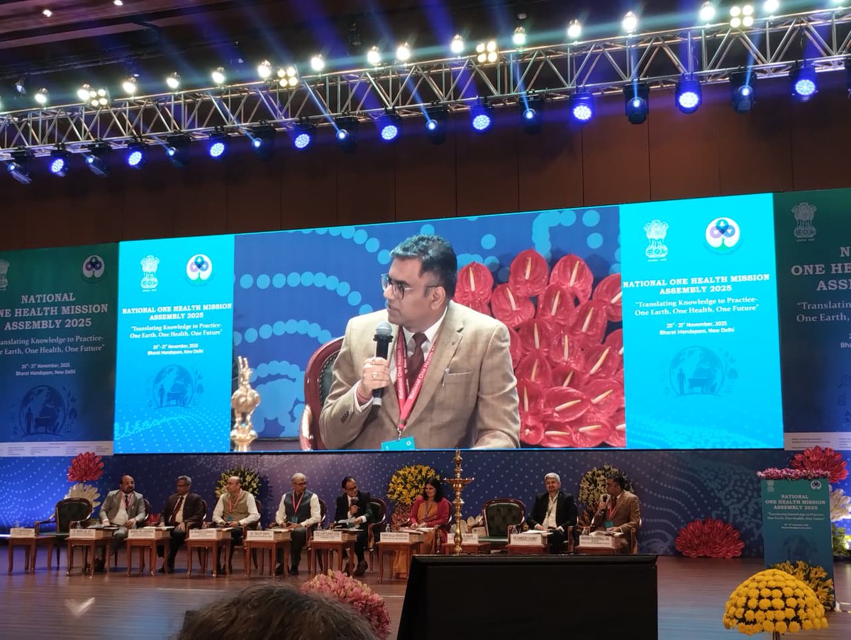 ndmaindia's tweet image. A resilient #OneHealth  system demands seamless coordination across Ministries, States, scientific networks, veterinary systems &amp;amp; environmental institutions. Integrated surveillance, preparedness &amp;amp; communication are crucial for rapid action against biological threats.
#OneHealth