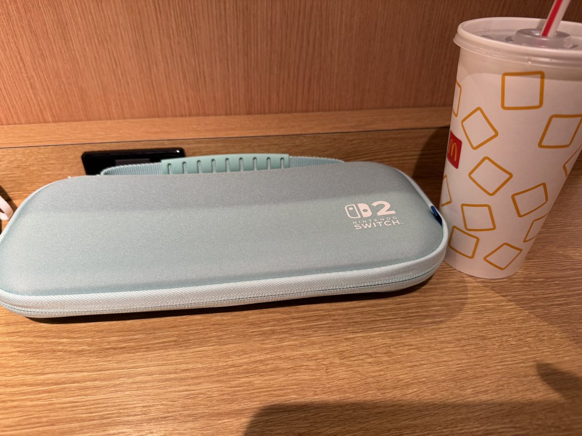 明日収録だというのにこの時間からコインランドリーに来ちゃったのでマックで時間潰し。STEAM版に続いてダブルドラゴンリヴァイヴのスイッチ版も買っちゃったから今のうちにキャラ出し頑張っておくぞい！