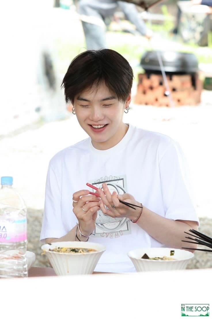 Wherever you are, I hope i can tell you how my day was,
again,
someday 🥹

Daily Tweet for BTS SUGA
Brand Reputation Project

#SUGA #シュガ #슈가 #BTSSUGA #방탄소년단슈가 #AgustD #Yoongi #BTS #방탄소년단 #BTSARMY