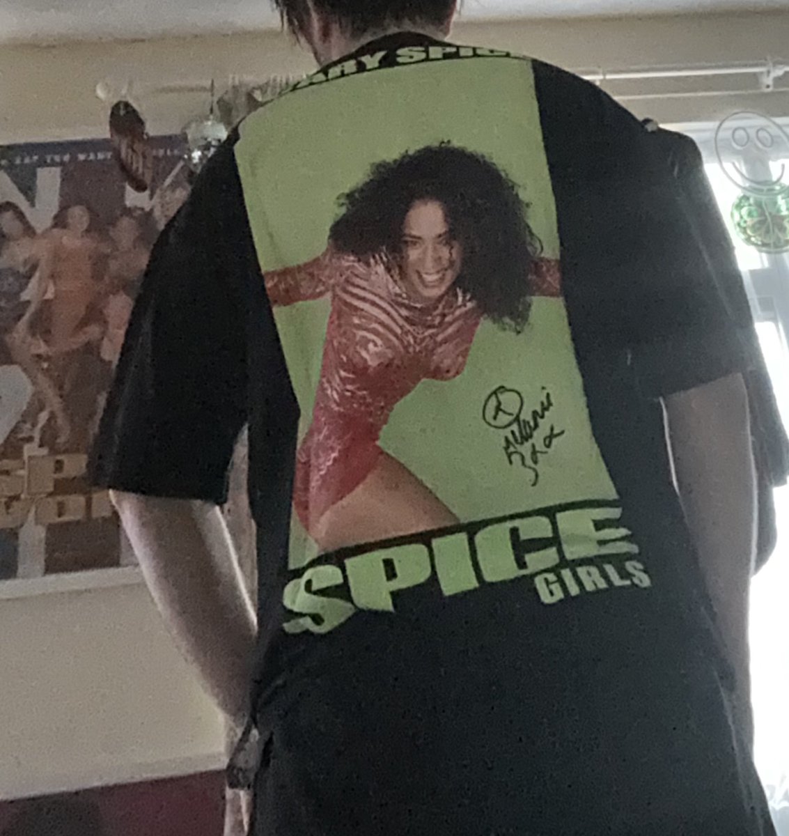 Spickles69's tweet image. Yaaaaay
Spicey Christmas!!!!
Thank you @Chris_Stroud for the ends up on the hoodie!

#spicegirls #forever25 @SpiceGirlfanUK #SpiceClub #spiceworld 

SO AWESOME 🤩