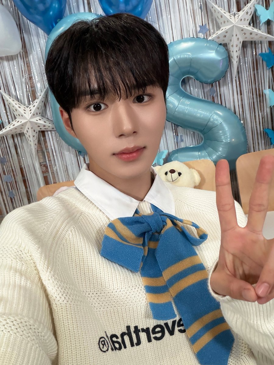 알파드라이브원으로서 첫 생일!!🎂😊
ALLYZ와 함께 할 수 있어서 정말 행복했어요🫶🫶 앞으로도 쭉 함께해요!🍀 
저에게 ALLYZ라는 소중한 선물을 주셔서 진심으로 감사합니다
앞으로도 오래오래 함께해요🤍🫧

#ALPHADRIVEONE #ALD1
#알파드라이브원
#JUNSEO #준서