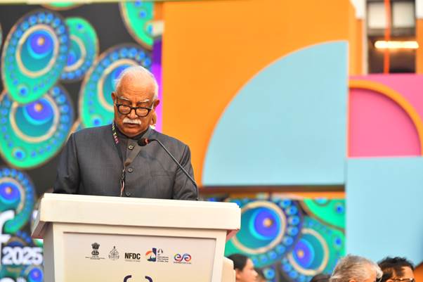 PIBImphal's tweet image. IFFI Steps onto the Streets: A Historic Parade Opens the 56th Edition

#IFFI #IFFI2025

More :pib.gov.in/PressReleasePa…