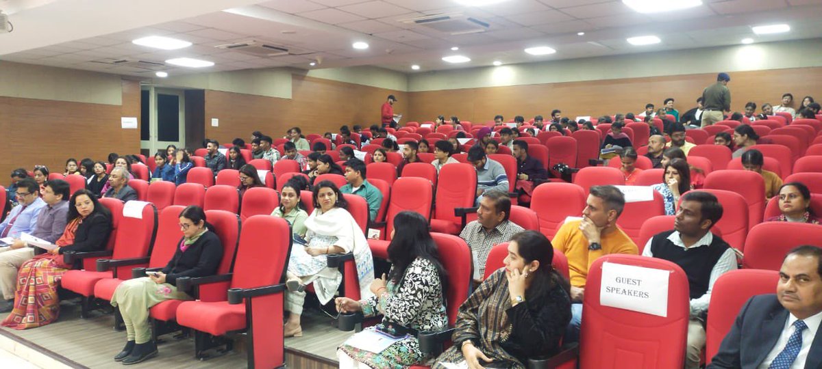 ChdCyberCell's tweet image. An awareness session on Cyber Safety and Security was conducted at GMCH, Sector 32, in collaboration with the Department of Community Medicine. Around 150–170 participants, including faculty members and NSS volunteers from various schools of Chandigarh, attended the session.
