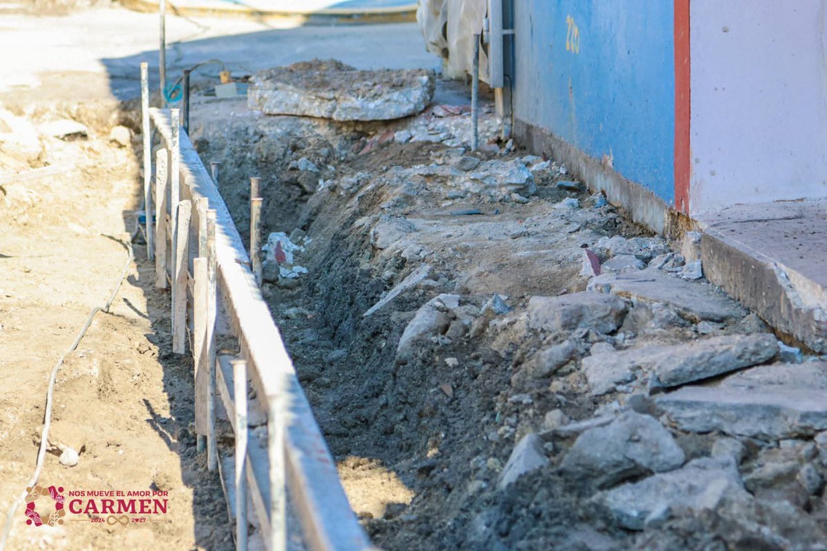 CarmenenunClick's tweet image. 📣⏩ ✨ 𝐄𝐥 𝐁𝐚𝐫𝐫𝐢𝐨 𝐌𝐚́𝐠𝐢𝐜𝐨 𝐝𝐞𝐥 #𝐆𝐮𝐚𝐧𝐚𝐥 𝐬𝐢𝐠𝐮𝐞 𝐭𝐫𝐚𝐧𝐬𝐟𝐨𝐫𝐦𝐚́𝐧𝐝𝐨𝐬𝐞 💯

Así avanza la #pavimentación de la 𝐜𝐚𝐥𝐥𝐞 𝟐𝟐, 𝐞𝐧𝐭𝐫𝐞 𝟏𝟓 𝐲 𝟏𝟗, una obra que mejora la movilidad y la calidad de vida de las familias de la zona. 🚧✨