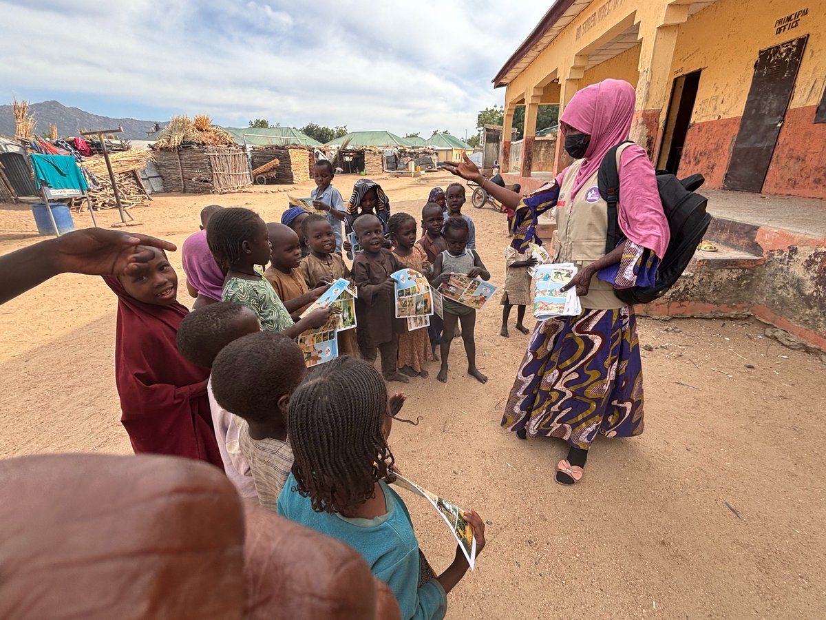UNMAS's tweet image. 👧🏽👦🏾In Borno State, children still face daily risks from explosive ordnance as they play, walk to school, or help their families on the farm.

Since early 2025, 38 child casualties have been recorded — a tragic reminder of why #EORE must continue. 💔
#UNMAS #MineAction