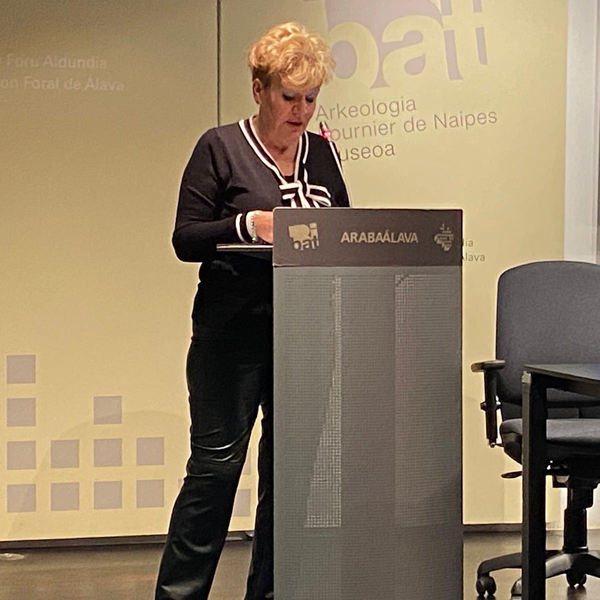 AdelvalDFA's tweet photo. 🏛️ Hoy hemos inaugurado el IV Workshop del Plan Nacional de Investigación en Conservación en el #Bibat.
Una jornada para compartir conocimiento, innovar y avanzar en la protección de nuestro patrimonio. ✨ Orgullosa del trabajo presentado desde #Álava. https://t.co/wYzKJKSpJc