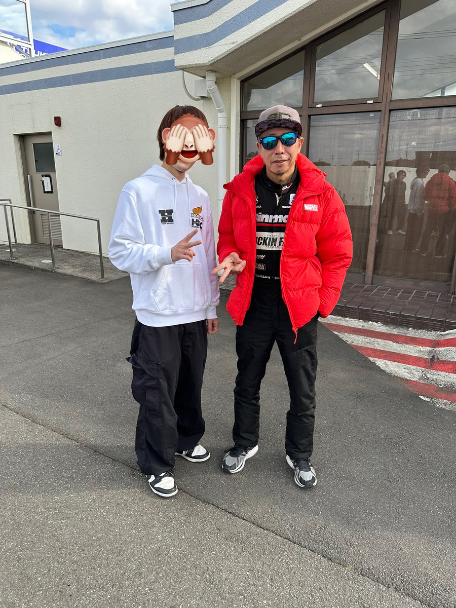 ayukenwww's tweet image. ホンダツインカムさん@HONDATWINCAM の走行会にどっかの国のtypeRで参加してきました✌️
慣れないコース初めての車両って事で散々なタイムでしたが楽しく終われたので良き笑
山田さんと塚本さんツーショ撮って頂きありがとうございました🥹
 #ホンダツインカム  #tc2000  #ftype