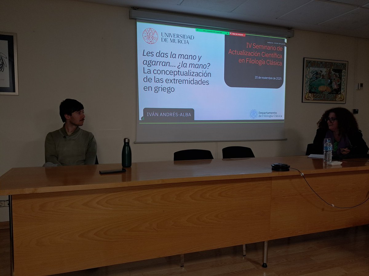 Comienza la conferencia el Dr. Iván Andrés-Alba en el IV Seminario de Actualización en #FilologíaClásica