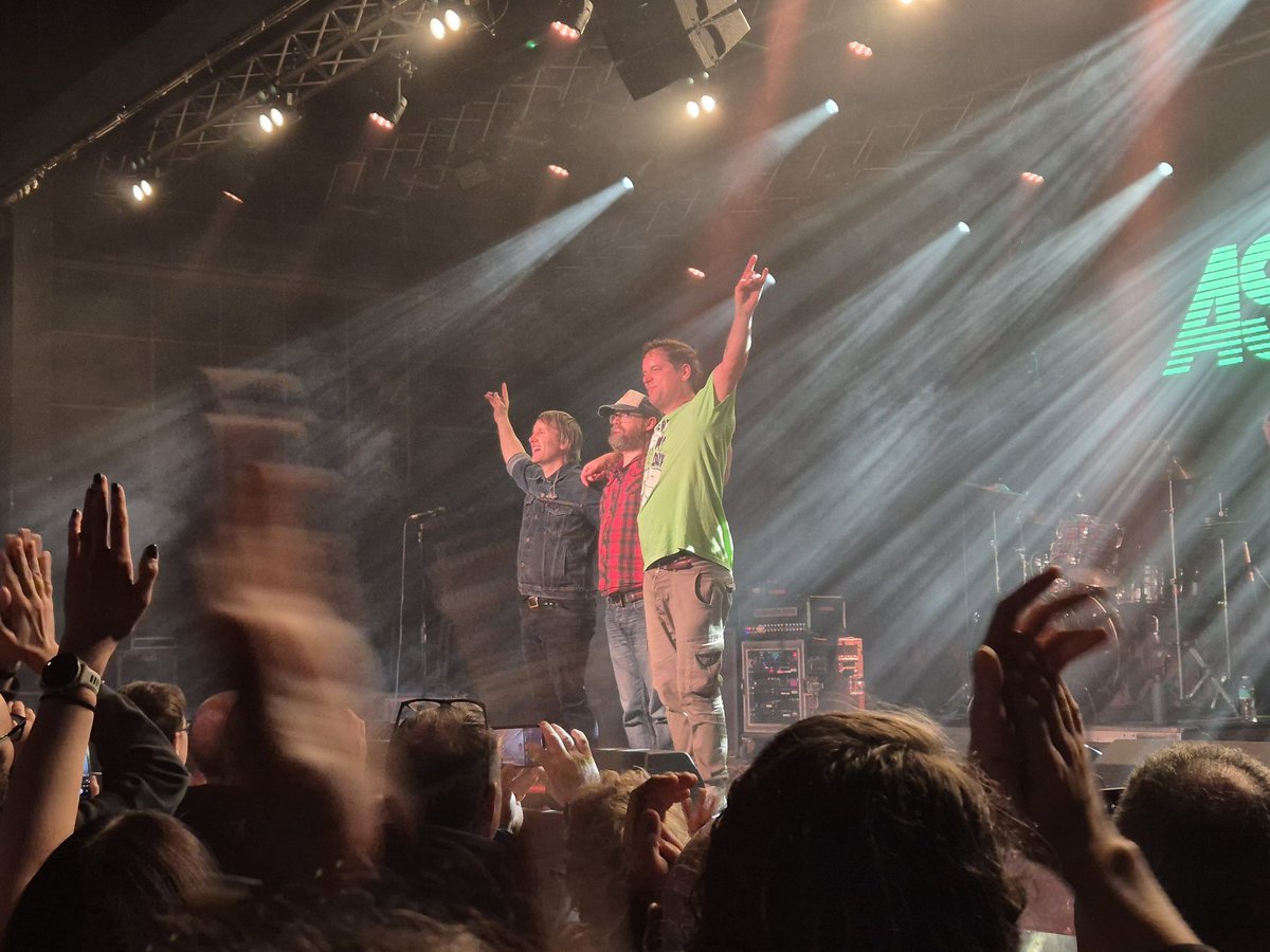 Nicole Paraskeva tweet media