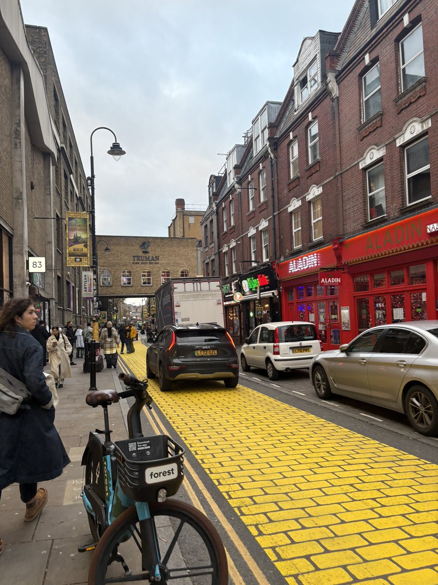 SlXSPEEDS's tweet image. yellow brick lane how cute