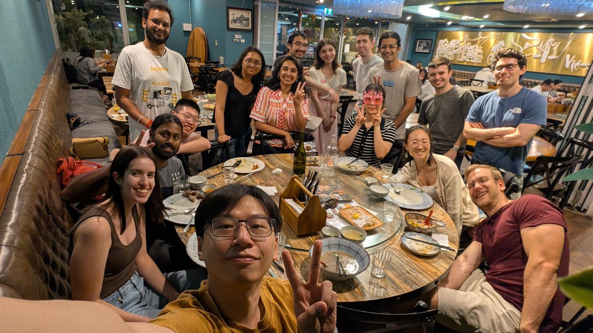 AstroRongjun tweet media