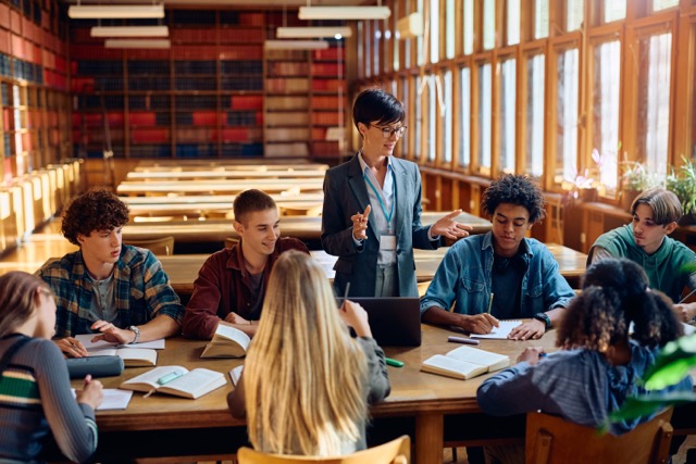 uvmPACE's tweet image. Licensed #Vermont educator? Earn your school librarian endorsement at UVM. Pursue your passion for education!

➤ Take one course per semester 
➤ Complete in two years 
➤ Scholarships available 

Learn more: bit.ly/4o0zX9N

#VTEd #UVM #LibraryMediaSpecialist #Education