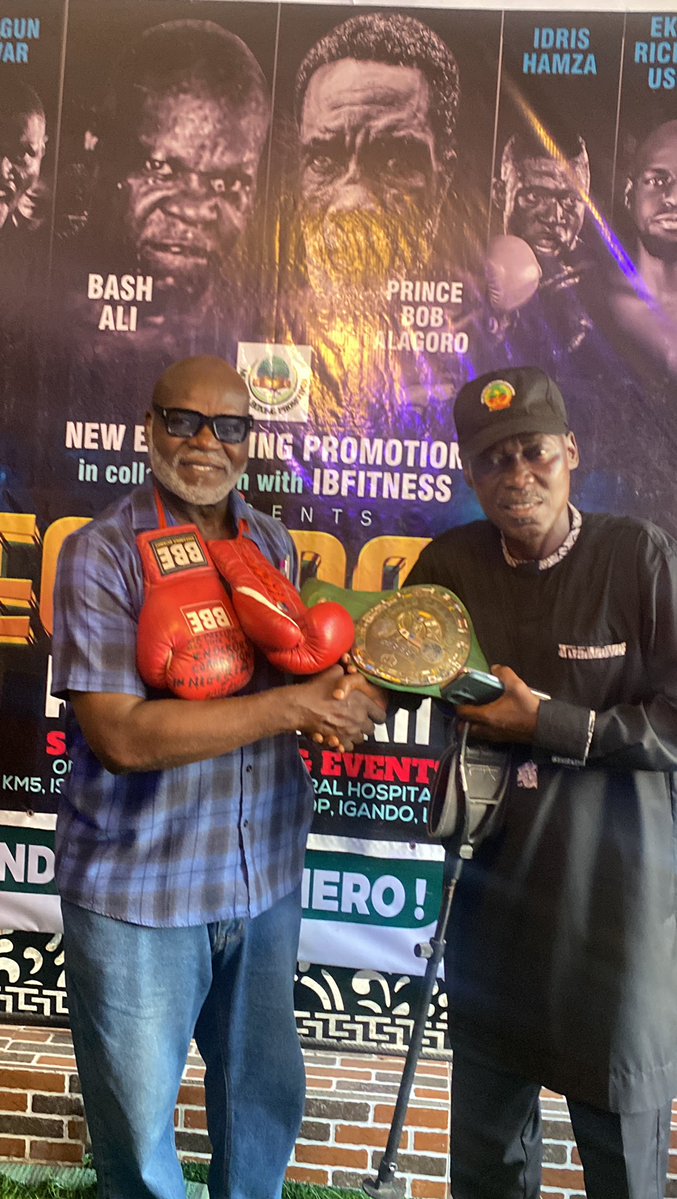 Fightgistmedia's tweet image. Legendary Bash Ali has arrived in Lagos ahead of his exhibition bout on the New Era Boxing Promotion card, scheduled for Saturday, November 22nd, at Shalom Park and Event Center, Igando, Lagos.

.
#fightgistmedia #boxing #BashAli #ShalomParkevent