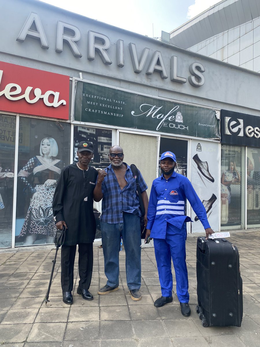 Fightgistmedia's tweet image. Legendary Bash Ali has arrived in Lagos ahead of his exhibition bout on the New Era Boxing Promotion card, scheduled for Saturday, November 22nd, at Shalom Park and Event Center, Igando, Lagos.

.
#fightgistmedia #boxing #BashAli #ShalomParkevent