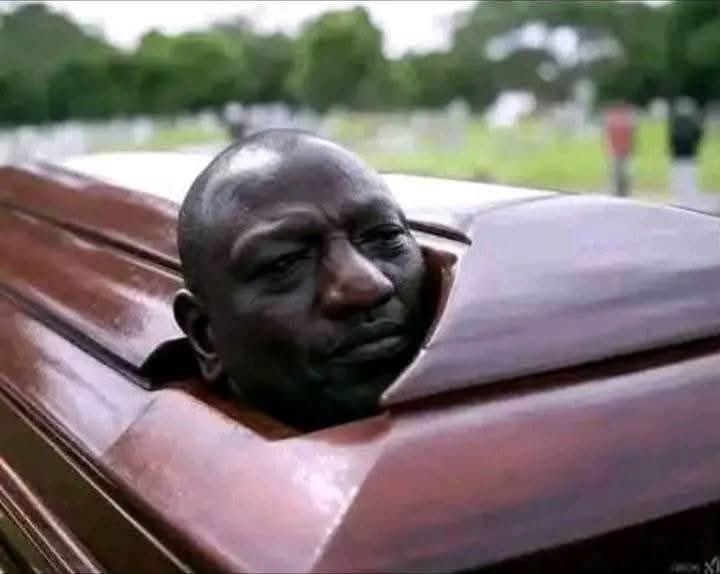 mr_adebayo55's tweet image. Your abusive boyfriend making sure you are crying at his funeral