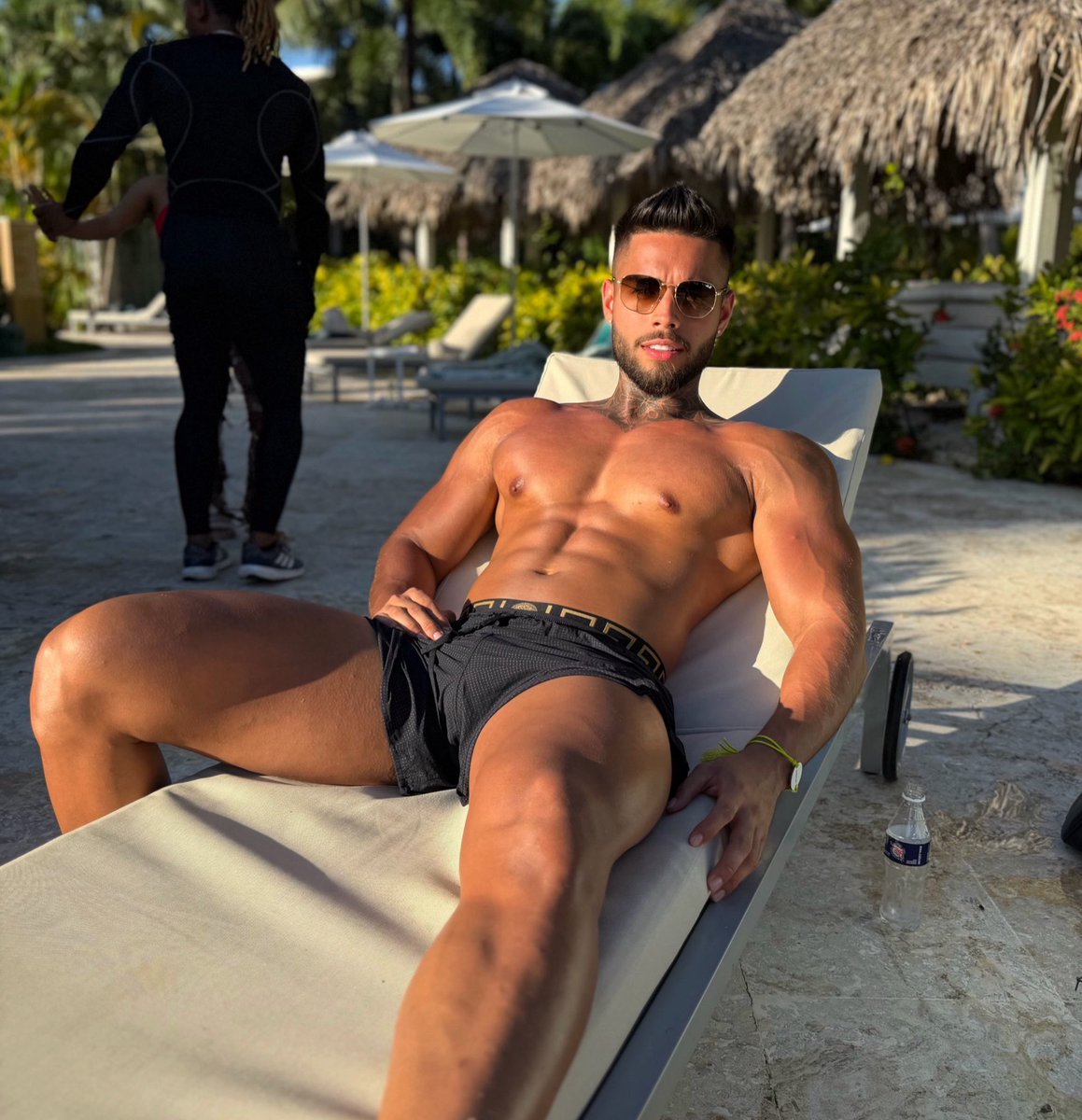 Frank Dwayne tweet media