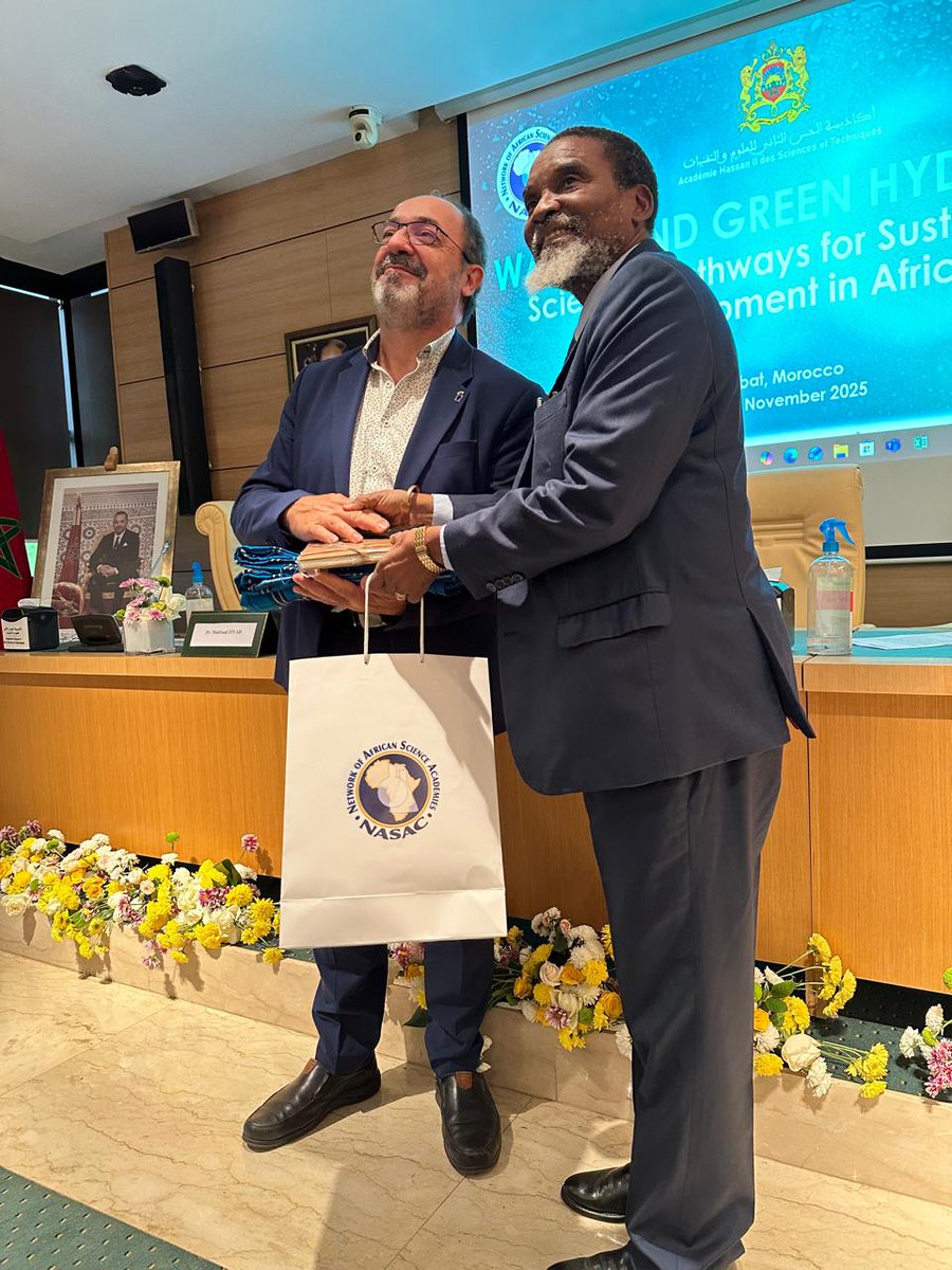 fortuny's tweet image. #AMASA2025 is ending with the &quot;Rabat Declaration&quot; and the message addressed to the king of Morocco through @NASAConlineOrg 
From @OBREAL_ we thank Académie Hassan II des Sciences and Techniques and #NASAC for convening us to actively participate

#Africa #Research #Universities