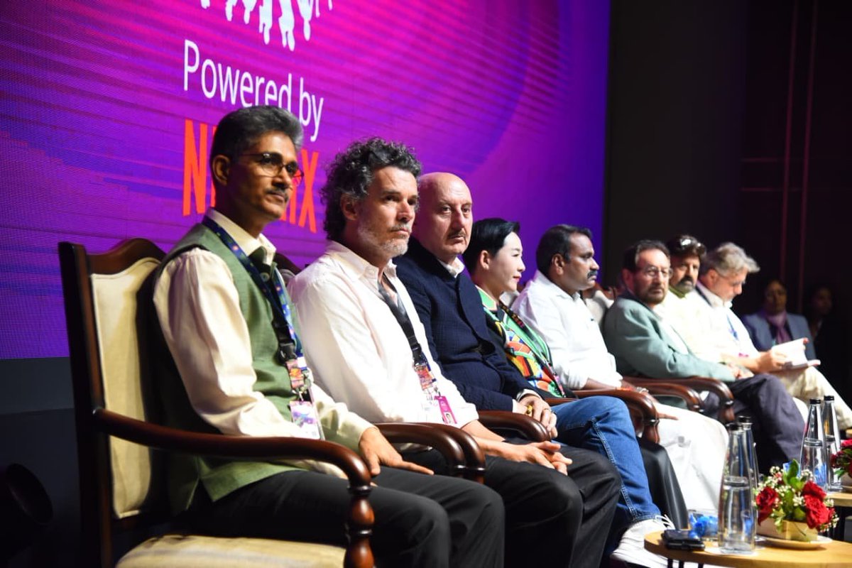 PIBImphal's tweet image. #WAVESFilmBazaar 2025 গা লোয়ননা ৫৬ শুবা #IFFI হৌখ্রে!

গৱাগী পনাজিদা ৫৬ শুবা #InternationalFilmFestivalOfIndia দা ইনফোর্মেসন অমসুং ব্রোদকাষ্টিংগী মিনিষ্টর ওফ ষ্টেৎ @DrLMurugan না WAVES Film Bazaar 2025 হৌদোকখ্রে।

 #IFFIGoa #IFFI56