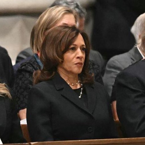 madonnassance's tweet image. everyone white and wrinkly and then #shes there omg face card kinda insane 😳