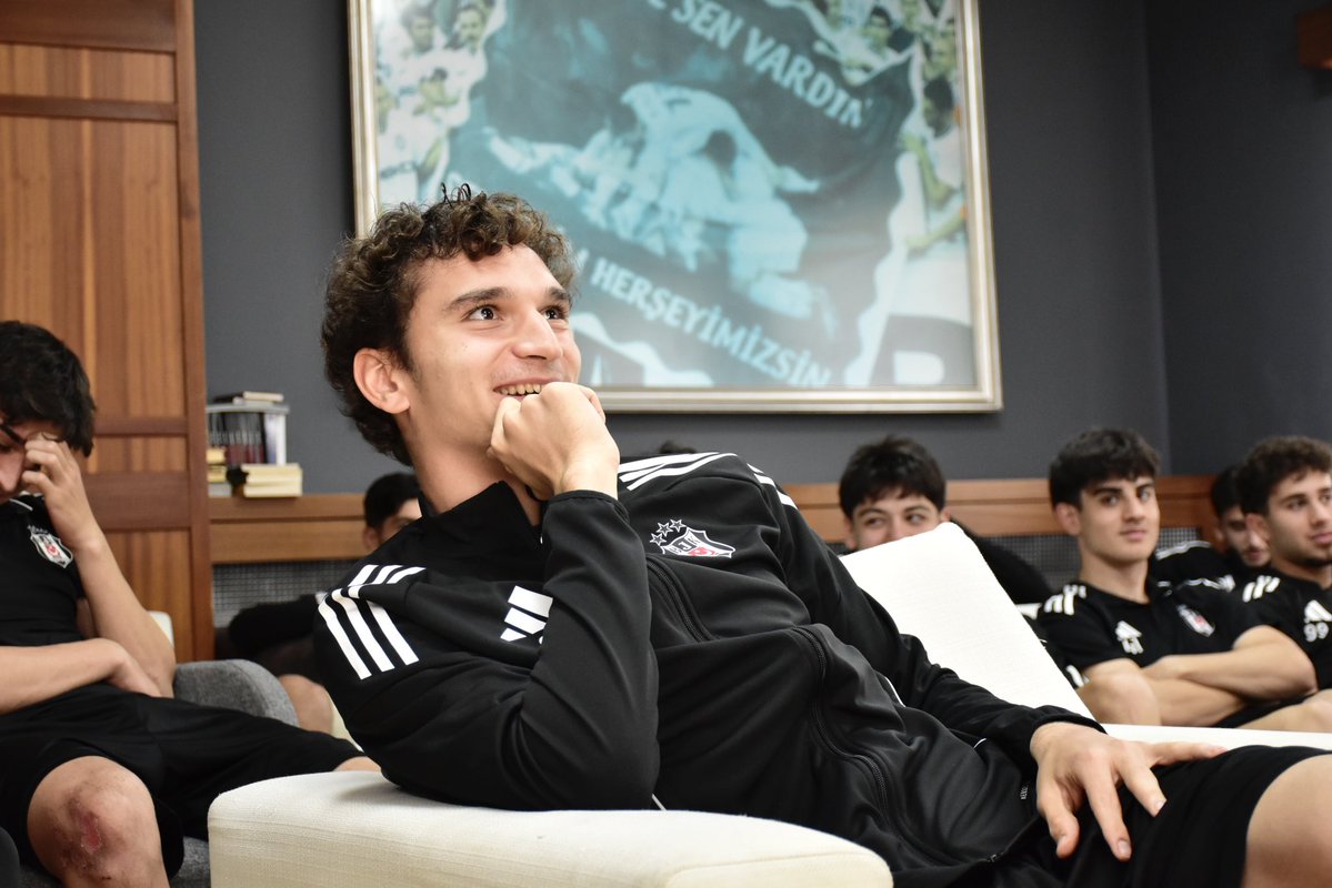 BjkAkademi's tweet image. U-19 Akademi Takımımızın Sporcuları, ‘Bağımlılık Farkındalığı Eğitimi’ne Katıldı

🔗 bjk.com.tr/tr/haber/92938