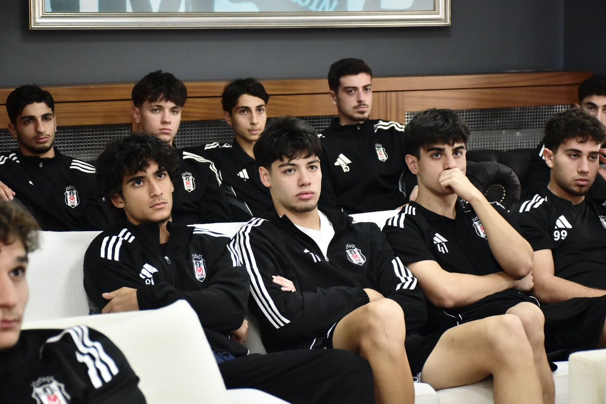 BjkAkademi's tweet image. U-19 Akademi Takımımızın Sporcuları, ‘Bağımlılık Farkındalığı Eğitimi’ne Katıldı

🔗 bjk.com.tr/tr/haber/92938