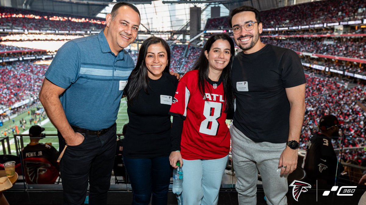 Perficient's tweet image. Last Sunday, we had the incredible opportunity to host our valued clients and colleagues at the AT&amp;amp;T Loft for the matchup between our partner, the Atlanta Falcons, and the Carolina Panthers! 🏈 

The evening was filled with meaningful connections and unforgettable moments.

Thank…