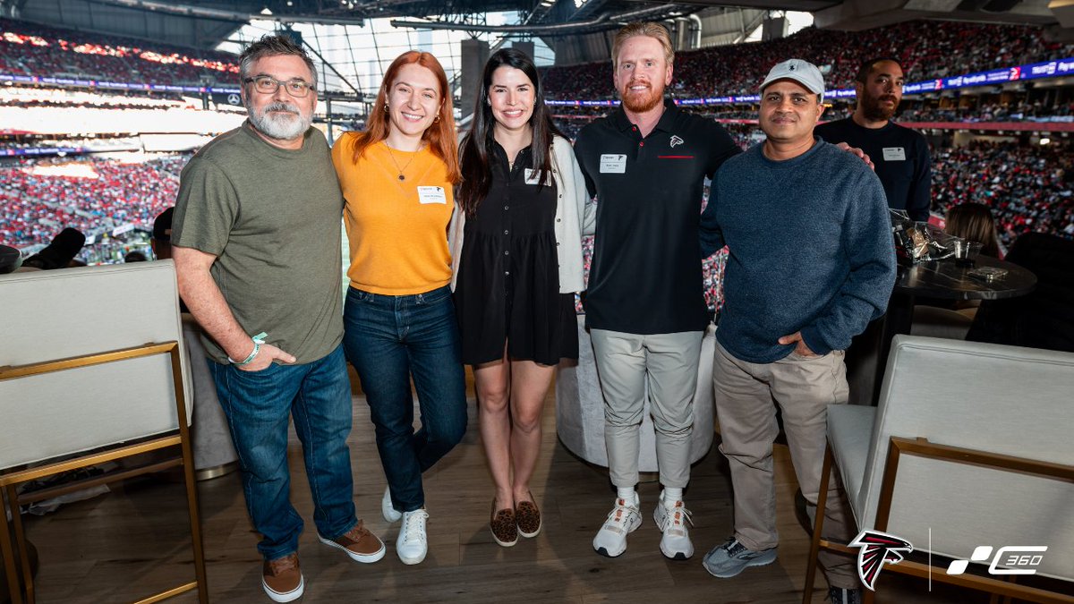 Perficient's tweet image. Last Sunday, we had the incredible opportunity to host our valued clients and colleagues at the AT&amp;amp;T Loft for the matchup between our partner, the Atlanta Falcons, and the Carolina Panthers! 🏈 

The evening was filled with meaningful connections and unforgettable moments.

Thank…