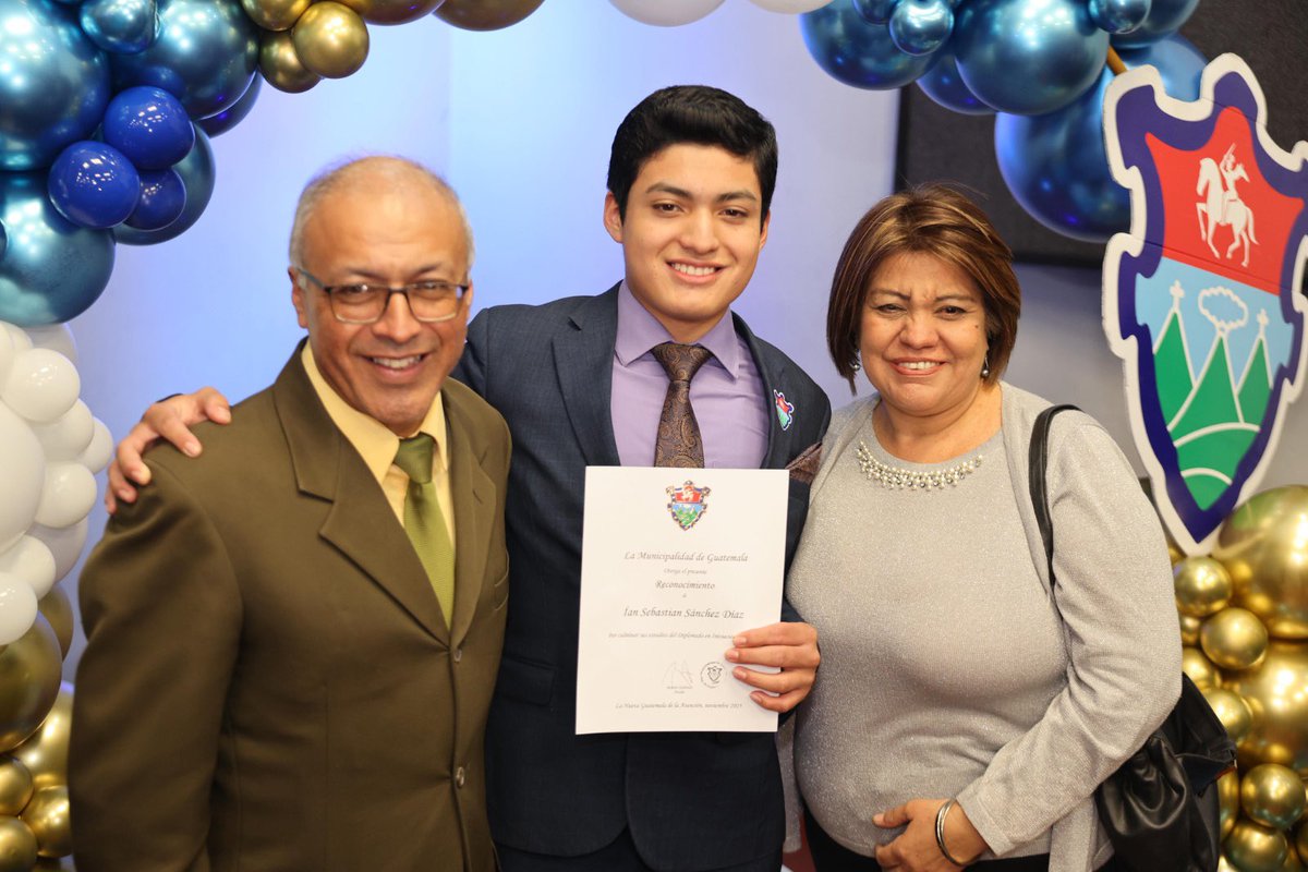 Celebramos la graduación de los estudiantes de la Escuela Municipal de Música, quienes dan un paso importante en su camino para convertirse en músicos profesionales.

Felicidades por este logro. Estamos orgullosos de ustedes y de todo lo que con disciplina y pasión aportarán a la