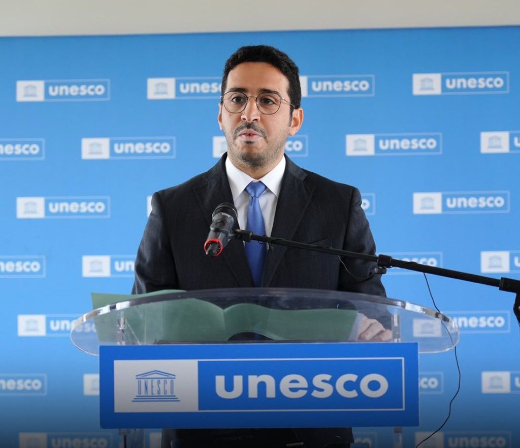 alrougui's tweet image. أول عربي يتولى منصب رئيس المجلس التنفيذي في منظمة اليونسكو 

اليوم فاز الدكتور ناصر الحنزاب ليكون رئيسا للمجلس التنفيذي للمنظمة 

- الحنزاب هو المندوب الدائم لدولة قطر في اليونسكو 

ألف مبروك ، الدكتور ناصر يستحق ذلك وأكثر ، شخصية عملية ومؤثرة في خدمة الموروث العالمي والعربي