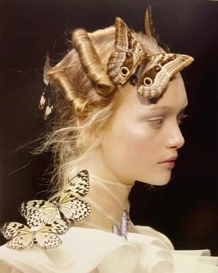 itdiorgurl's tweet image. butterflies style 🦋