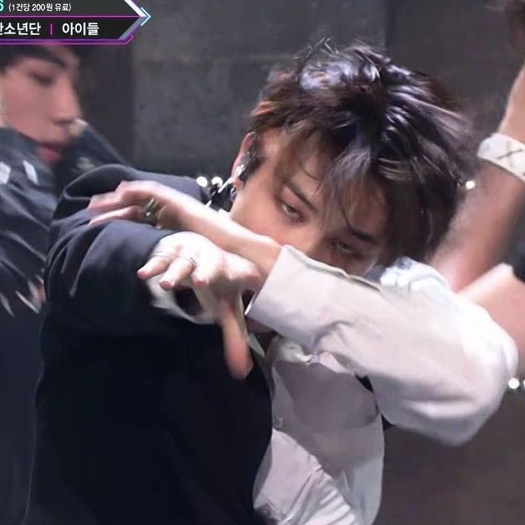 dollfolders's tweet image. no one has ever sirened the way jimin does